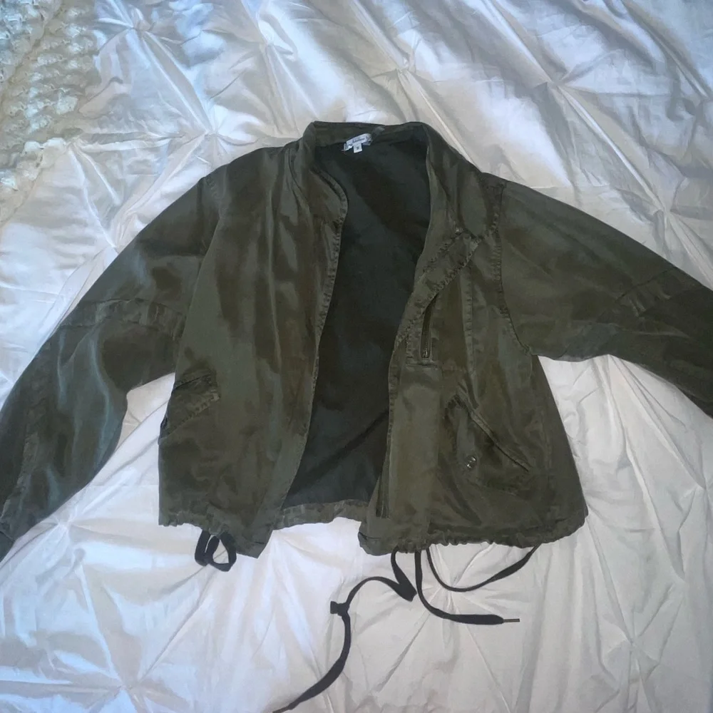 Green Jacket💚🧥 - Picture 3 of 5